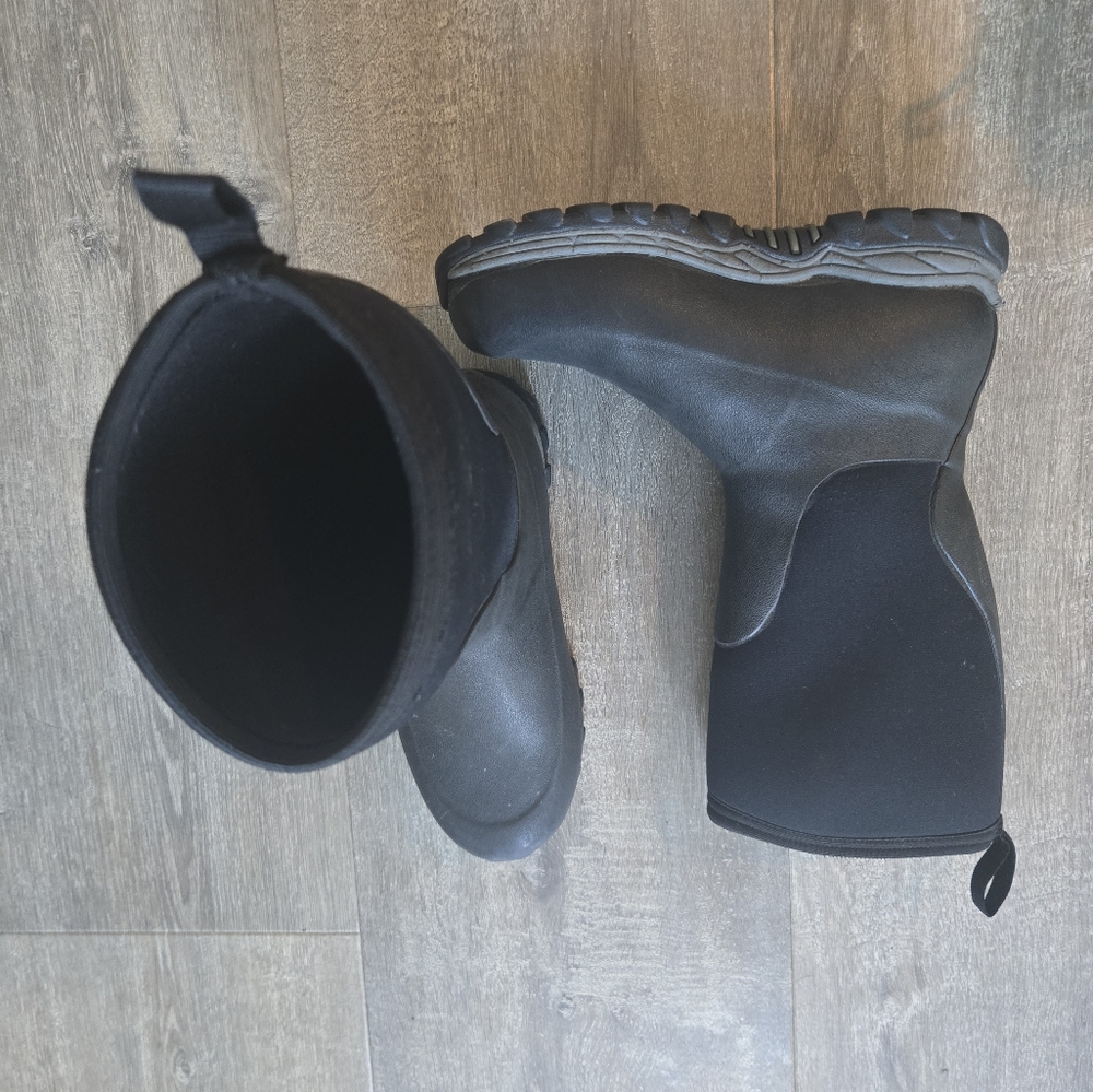 Children's Muck boots size 4